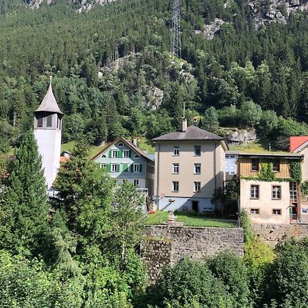 Alpine Haus Apartment Goschenen Bagian luar foto