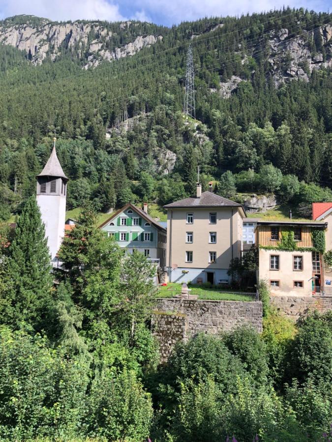 Alpine Haus Apartment Goschenen Bagian luar foto