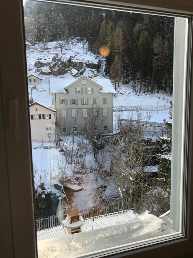 Alpine Haus Apartment Goschenen Bagian luar foto