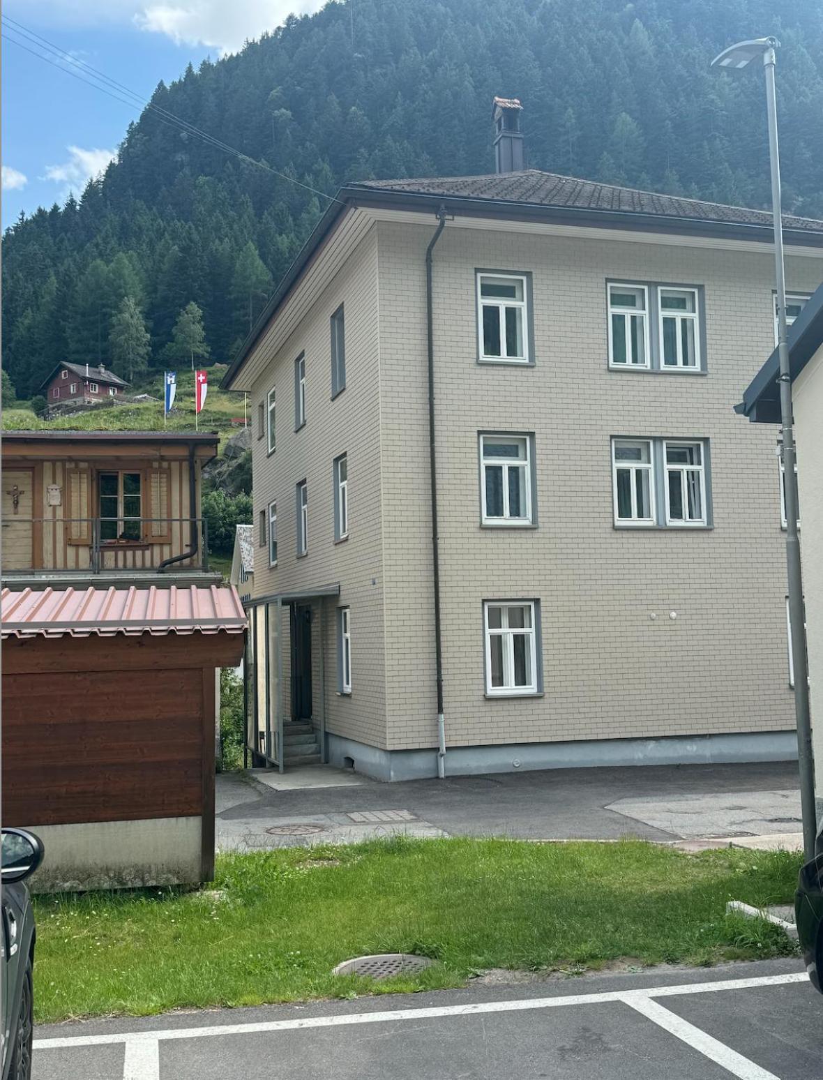 Alpine Haus Apartment Goschenen Bagian luar foto