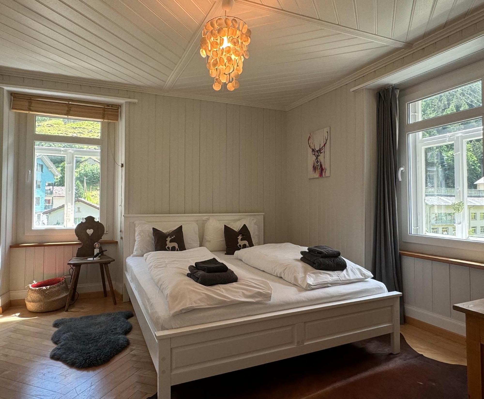 Alpine Haus Apartment Goschenen Bagian luar foto